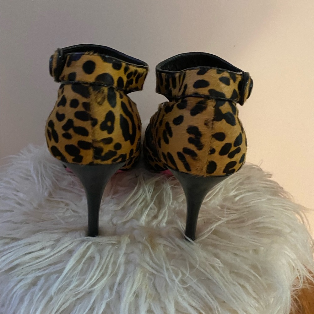 Shoes - Picture 4 of 8